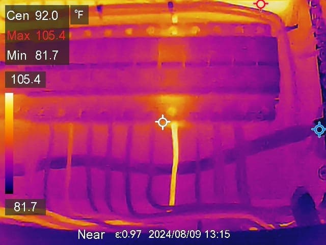 Imagen termográfica mostrando pérdida de calor o humedad